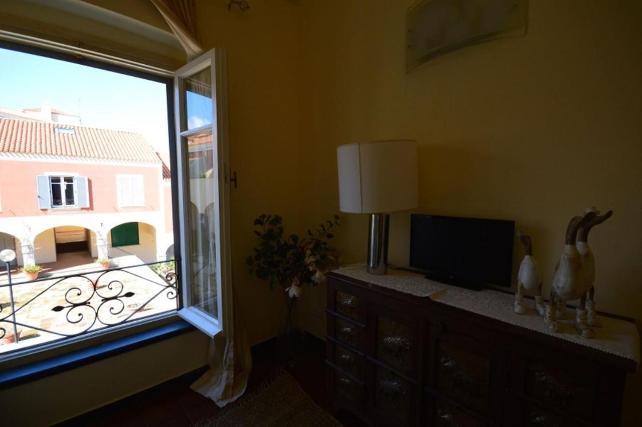 13 Centro - Meravigliosa Casa Sulla Piazzetta Di Porto Faro Palau Room photo